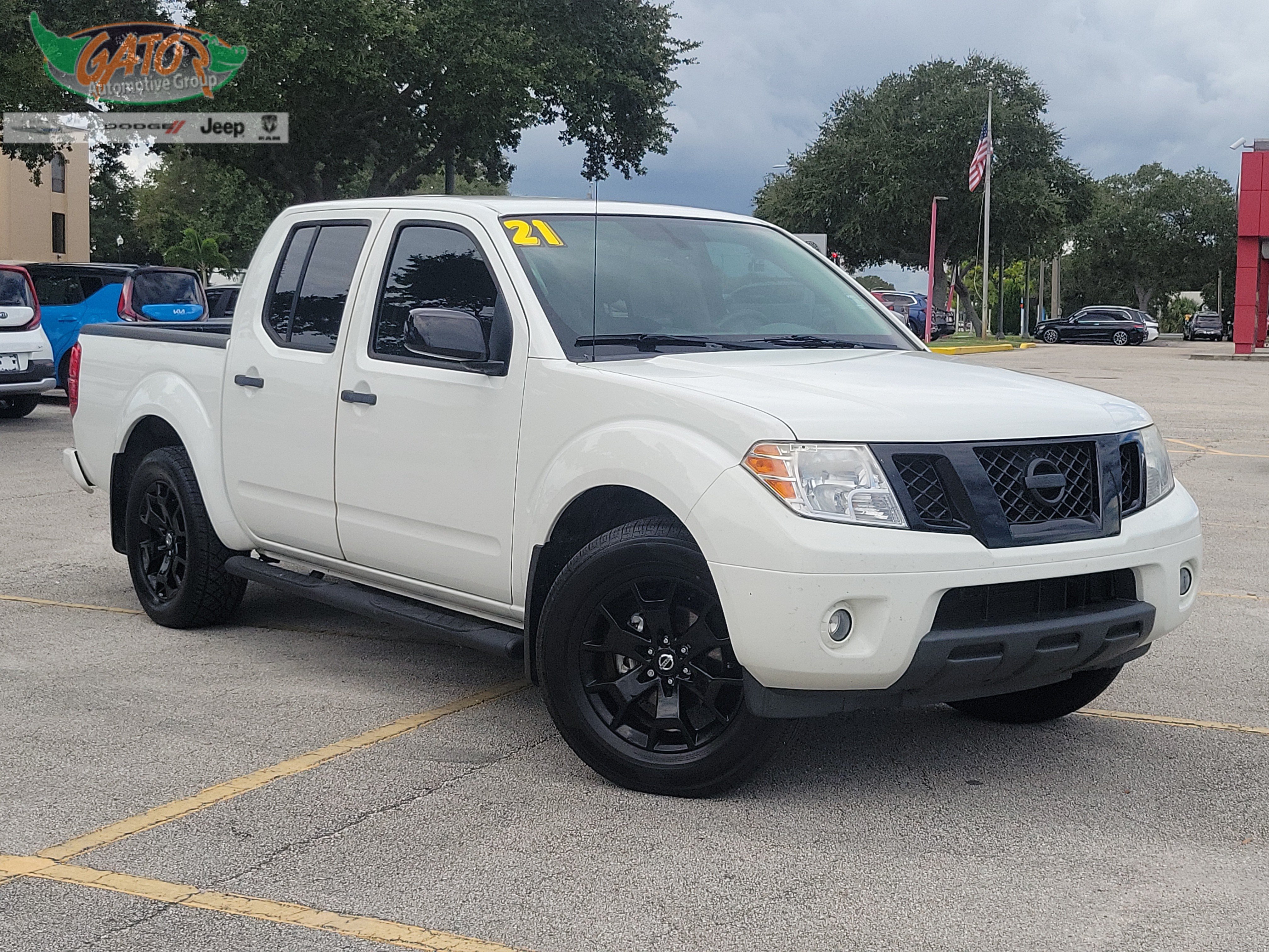 Used 2021 Nissan Frontier SV w/ Midnight Edition Floor Mats RWD image 1