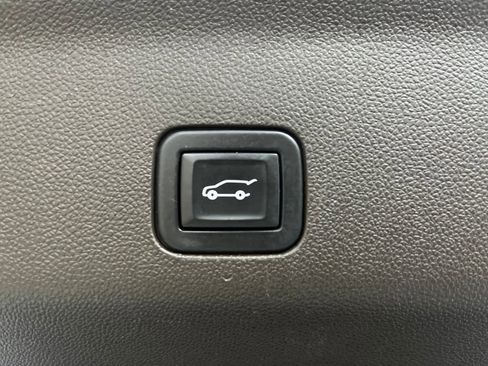 Used 2021 Chevrolet Suburban LT AWD/4WD image 13