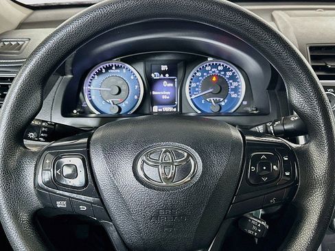 Used 2017 Toyota Camry LE FWD image 11
