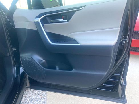 Used 2019 Toyota RAV4 XLE w/ Protection Package AWD/4WD image 14