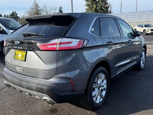 Used 2023 Ford Edge Titanium image 4