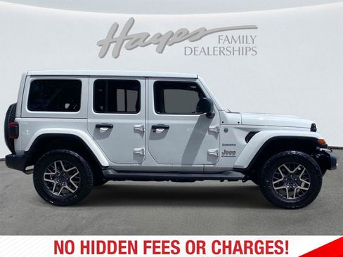 Used 2024 Jeep Wrangler Unlimited Sahara w/ Technology Group AWD/4WD image 2