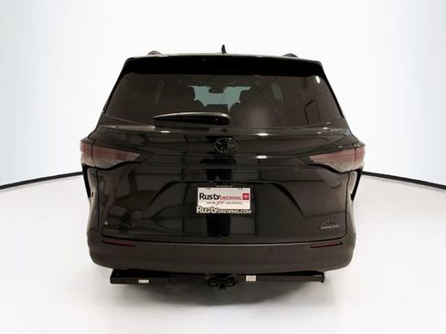New 2026 Toyota Sienna XLE Woodland Edition AWD/4WD image 5