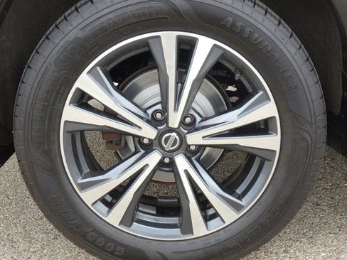 Used 2017 Nissan Rogue SL w/ SL Premium Package AWD/4WD image 26