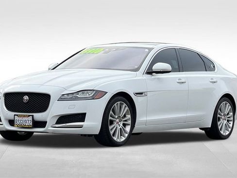 Used 2020 Jaguar XF Prestige image 8