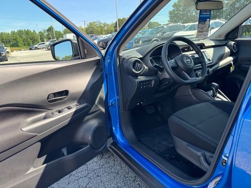 New 2025 Nissan Kicks Play S image 13
