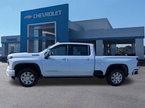 New 2026 Chevrolet Silverado 3500 High Country w/ High Country Premium Package AWD/4WD image 7