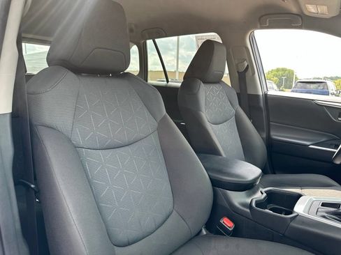 Used 2025 Toyota RAV4 XLE AWD/4WD image 24