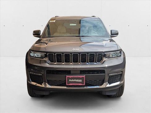 New 2025 Jeep Grand Cherokee L Limited image 6