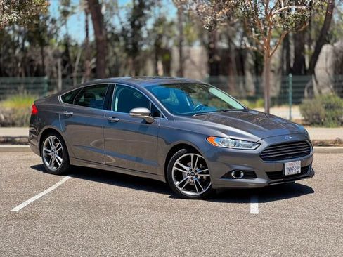 Used 2016 Ford Fusion Titanium FWD image 2
