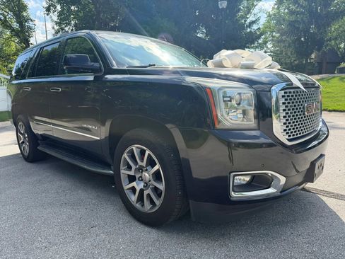 Used 2016 GMC Yukon Denali w/ Open Road Package AWD/4WD image 9