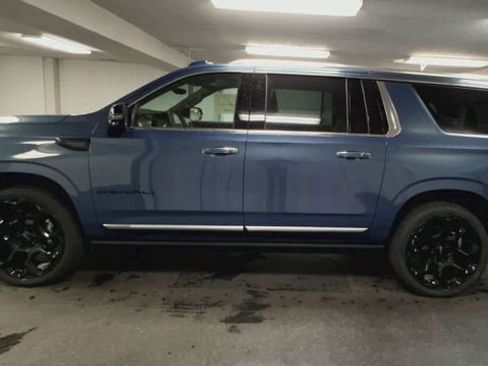 New 2026 GMC Yukon XL Denali w/ Denali Reserve Package image 5