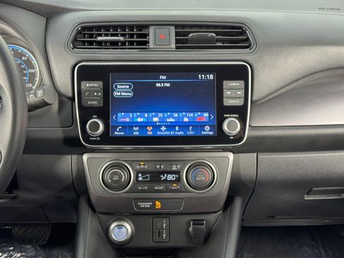 Used 2023 Nissan Leaf S image 22