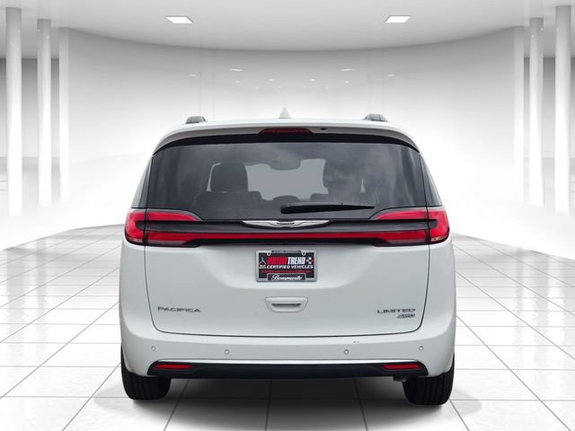 Used 2022 Chrysler Pacifica Limited AWD/4WD image 4
