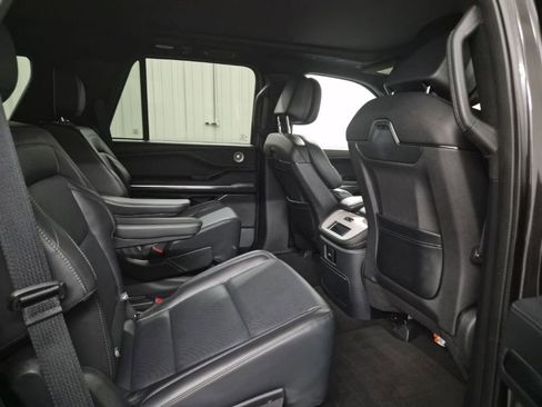 Used 2025 Lincoln Navigator Reserve w/ Jet Appearance Package image 24
