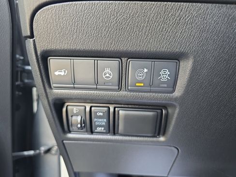 Used 2019 Nissan Armada Platinum AWD/4WD image 30