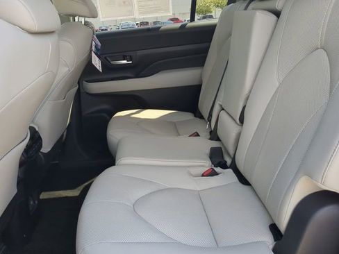 Certified 2026 Toyota Grand Highlander AWD Hybrid image 14