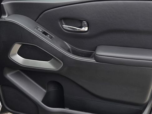New 2026 Nissan Frontier SV w/ SV Convenience Package RWD image 9