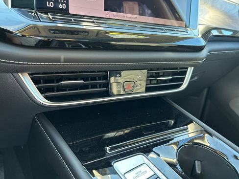 New 2026 Volkswagen Atlas SE image 36