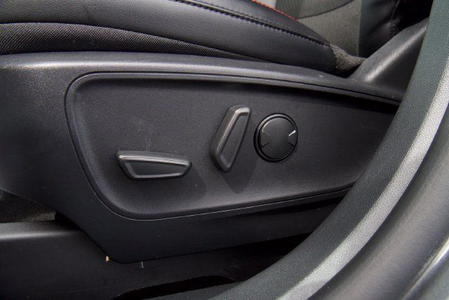 Used 2025 Ford Escape ST-Line Select AWD/4WD image 16