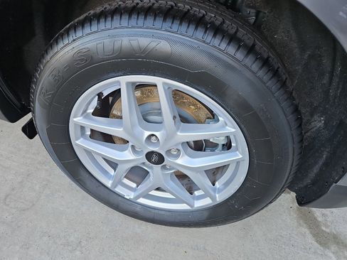 Used 2024 Ford Edge SEL image 9