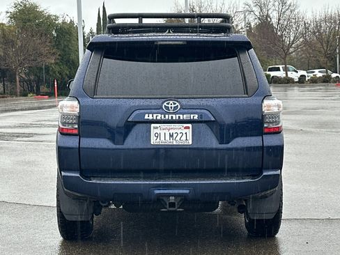 Used 2022 Toyota 4Runner SR5 Premium w/ Moonroof Package image 5