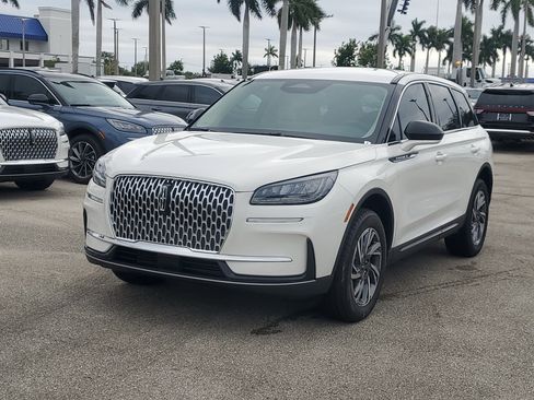 New 2025 Lincoln Corsair FWD image 2