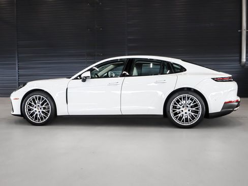 Certified 2025 Porsche Panamera image 2