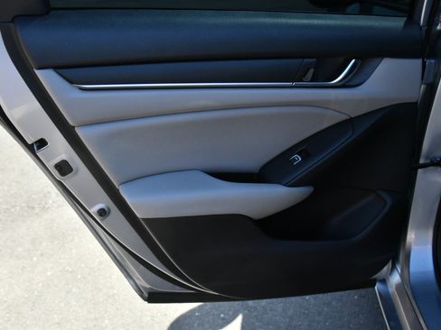Used 2020 Honda Accord LX image 33