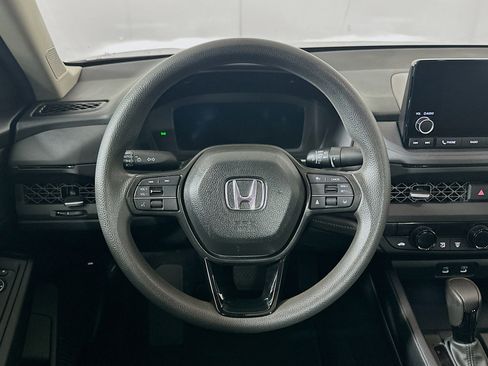 Used 2025 Honda Accord SE image 18