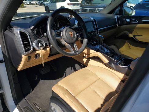Used 2016 Porsche Cayenne image 20