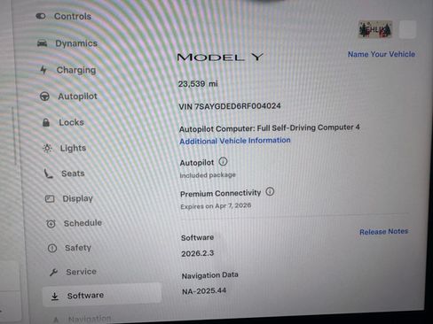 Used 2024 Tesla Model Y 2WD image 16