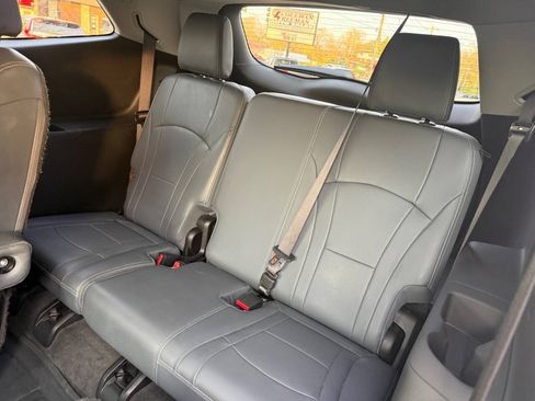 Used 2019 Buick Enclave Essence FWD image 8