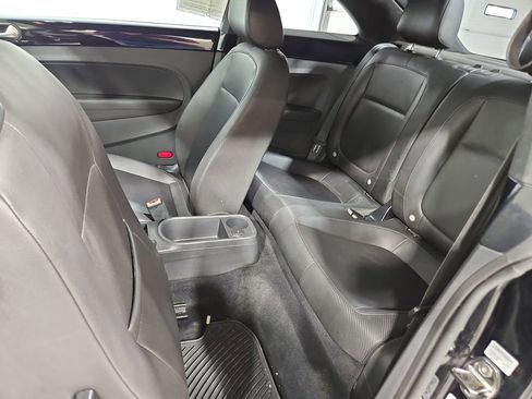 Used 2012 Volkswagen Beetle 2.5 image 22