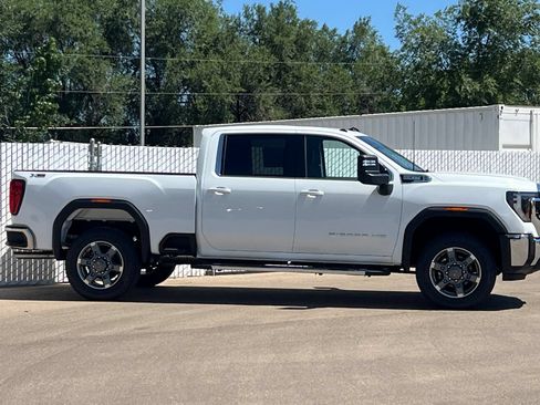 New 2026 GMC Sierra 2500 SLE w/ SLE Value Package; AWD/4WD image 3