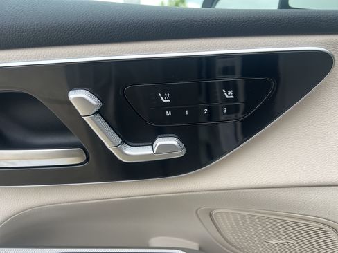 Certified 2025 Mercedes-Benz GLC 300 image 18