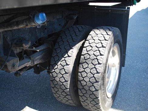 Used 2016 Ford F550 4x4 Regular Cab Super Duty image 15