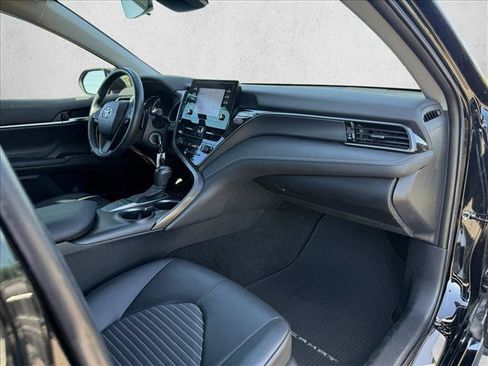 Used 2023 Toyota Camry SE FWD image 8