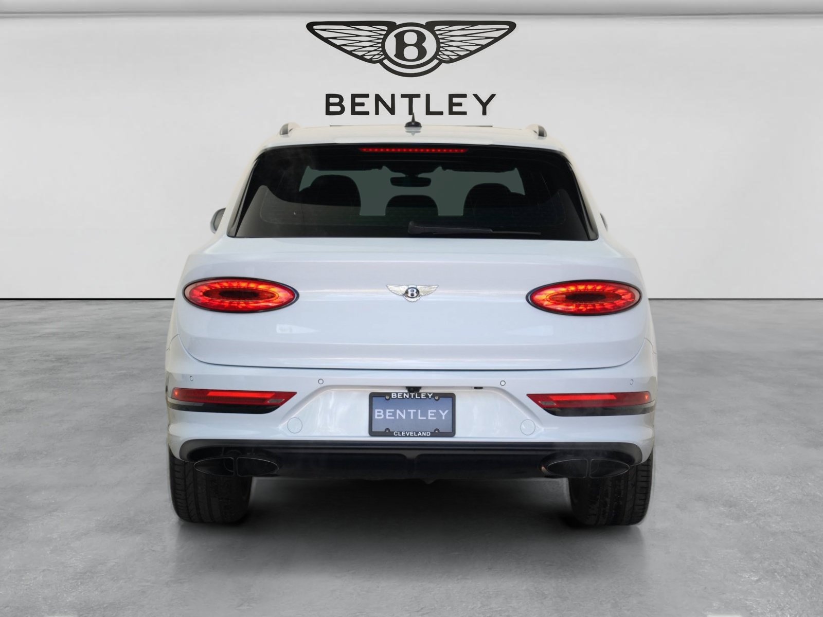 Used 2024 Bentley Bentayga AWD/4WD image 44