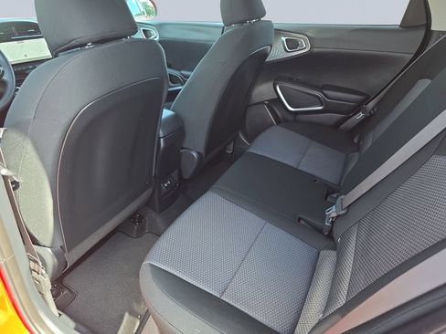 Used 2023 Kia Soul S FWD image 27