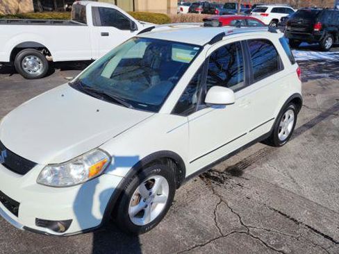 Used 2008 Suzuki SX4 Touring AWD image 9