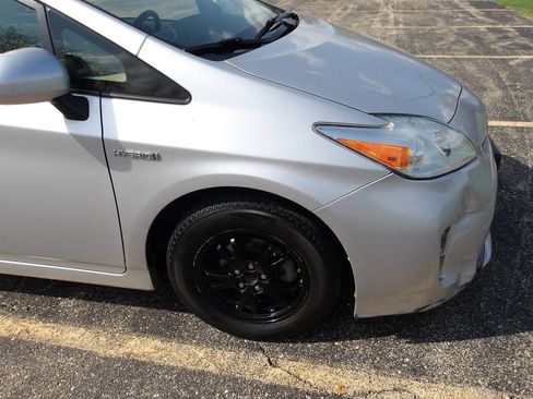 Used 2015 Toyota Prius Two image 28