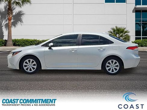 Used 2022 Toyota Corolla LE FWD image 9