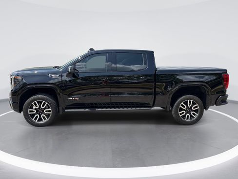 Used 2024 GMC Sierra 1500 AT4 w/ Technology Package image 5