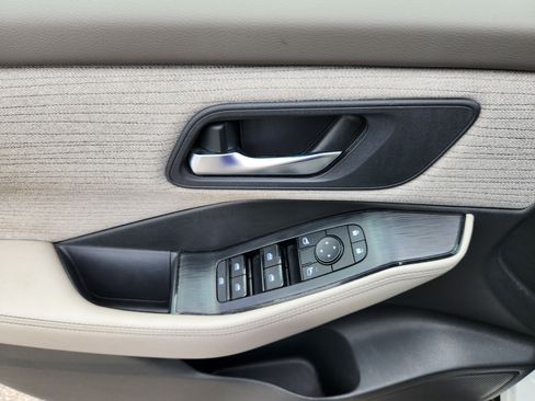Certified 2022 Nissan Rogue SV AWD/4WD image 16