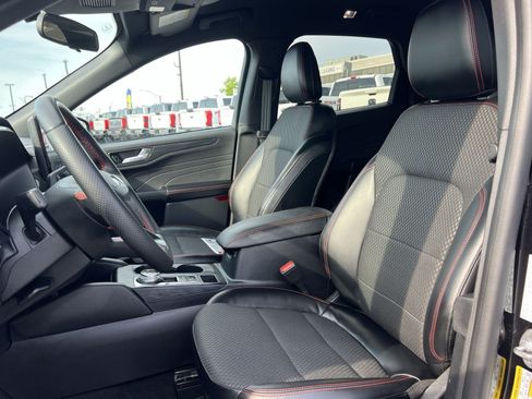 Used 2023 Ford Escape ST-Line w/ Tech Pack #1 AWD/4WD image 13