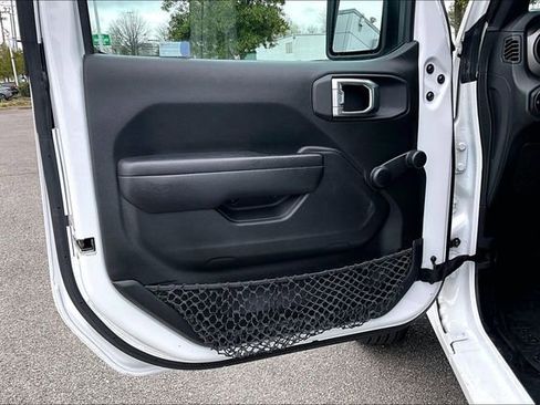 Used 2023 Jeep Wrangler Sport image 17