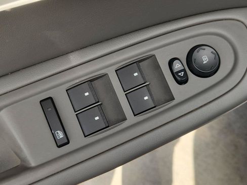 Used 2015 Chevrolet Traverse LS FWD image 21