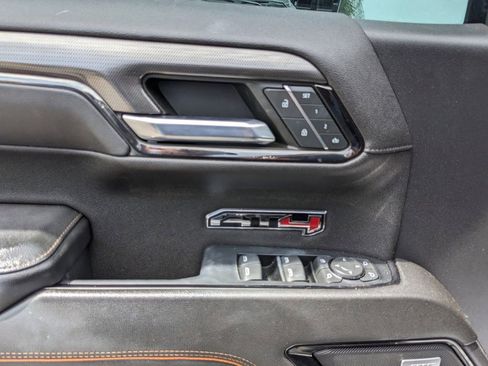 Used 2022 GMC Sierra 1500 AT4 w/ AT4 Premium Package AWD/4WD image 17