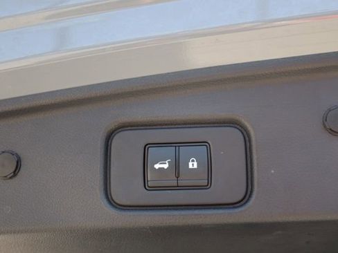 Used 2023 Nissan Pathfinder Platinum AWD/4WD image 36